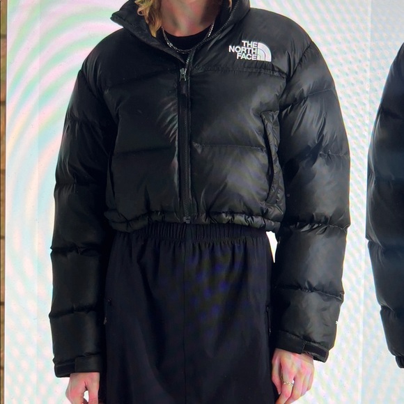 The North Face Women's Classic Black Puffer Jacket - Picture 2 of 16